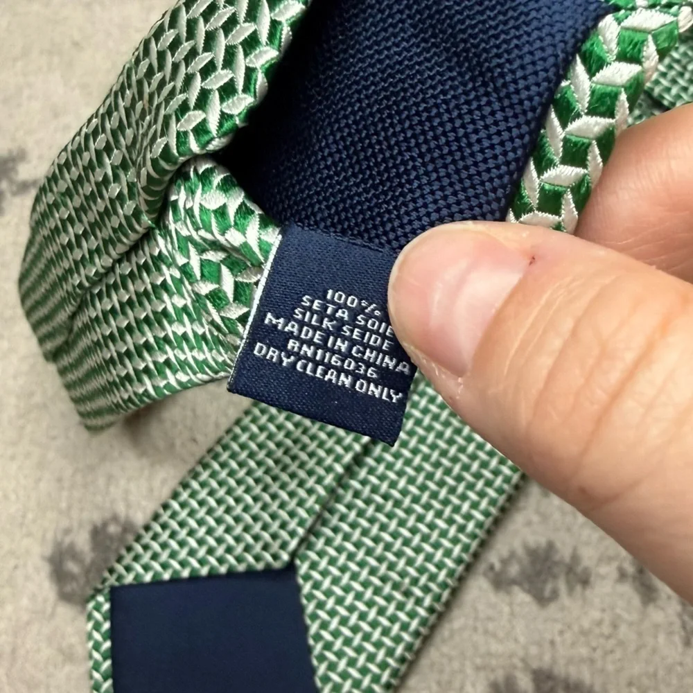 CHARLES TYRWHITT 100% Silk Geometric Green Print Business Holiday Office Tie